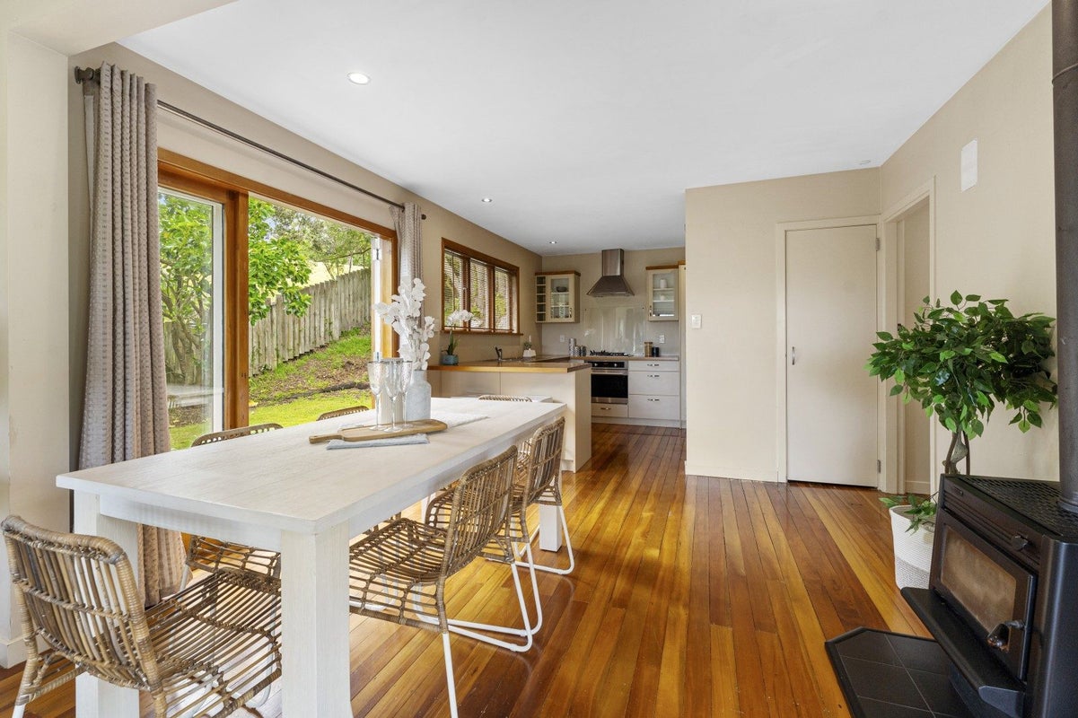 210 Matai Road, Raumati Beach, Paraparaumu - Carousel 2