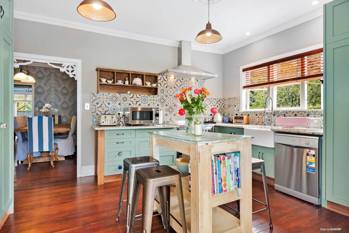 69A Mckenzie Avenue, Arkles Bay, Whangaparaoa - Carousel 1
