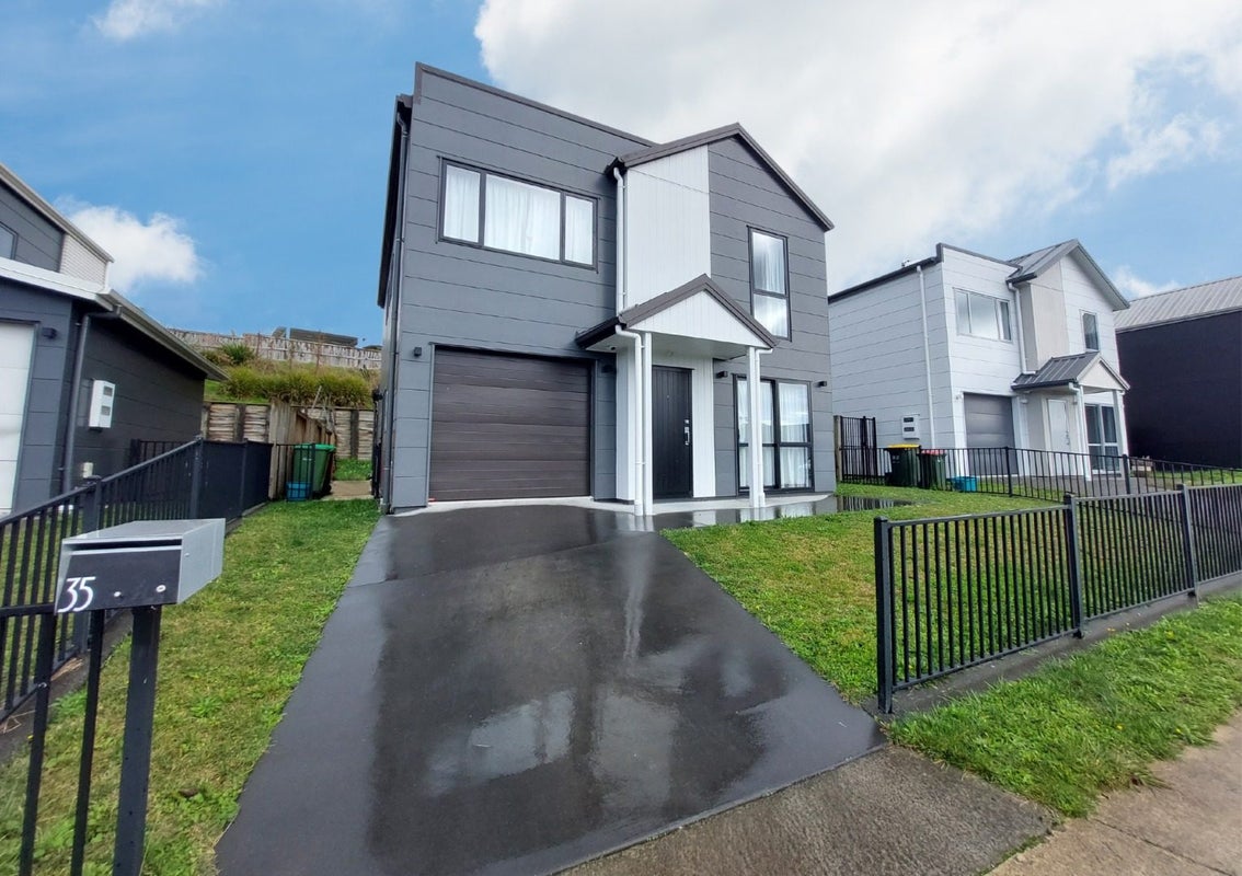 35 Ridgedale Crescent, Flagstaff, Hamilton - Carousel 2