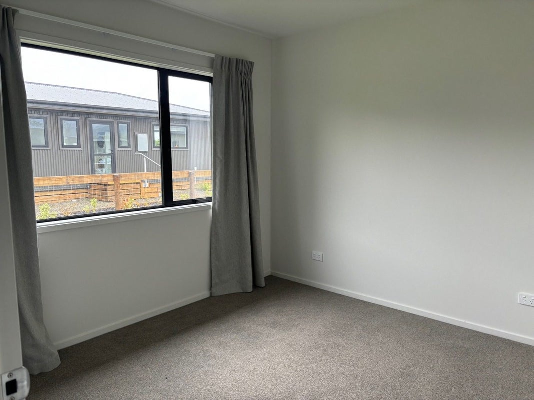 9 Paparoa Road, Cockle Bay, Auckland - Carousel 10