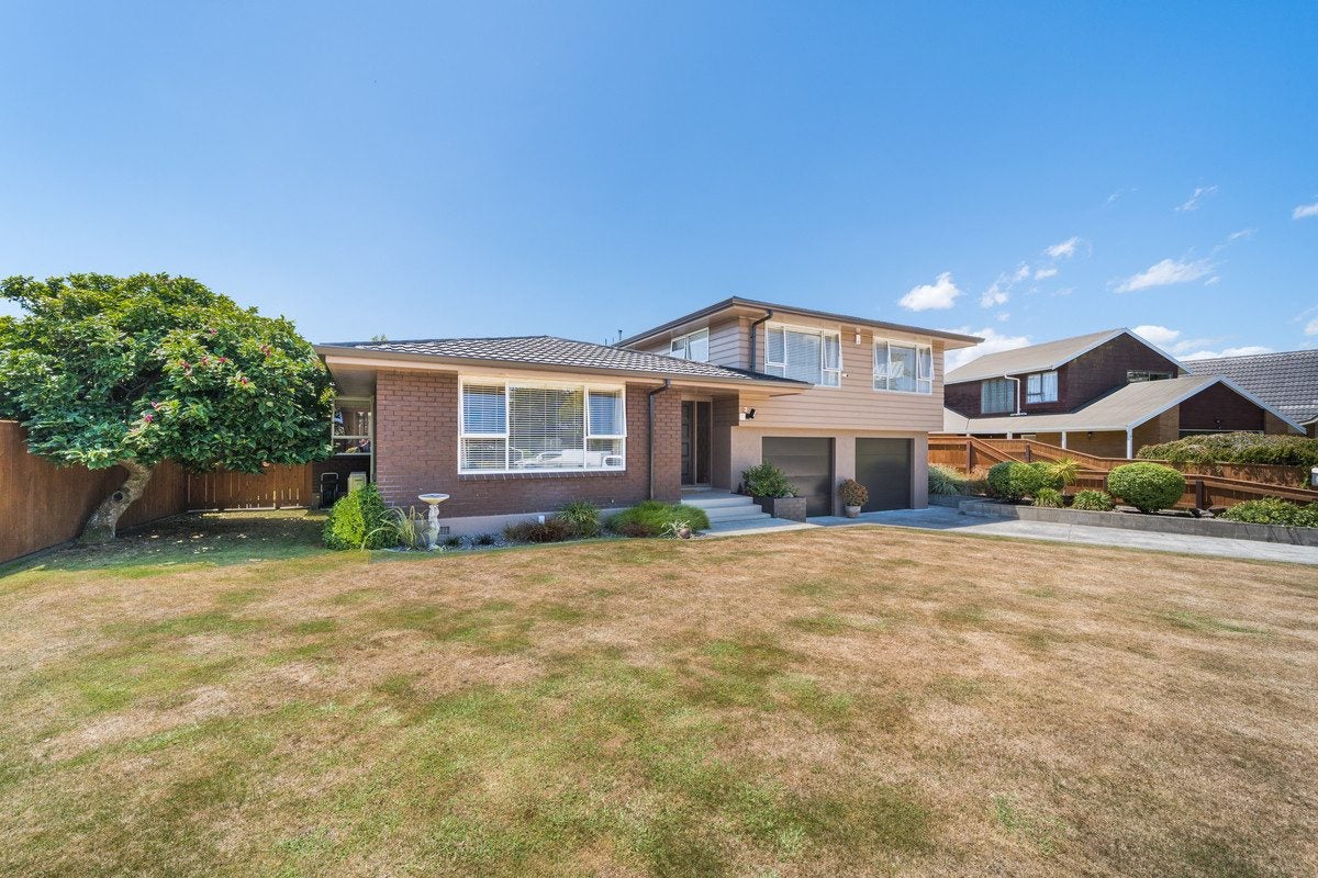 3 Gainsborough Grove, Highbury, Palmerston North - Carousel 26