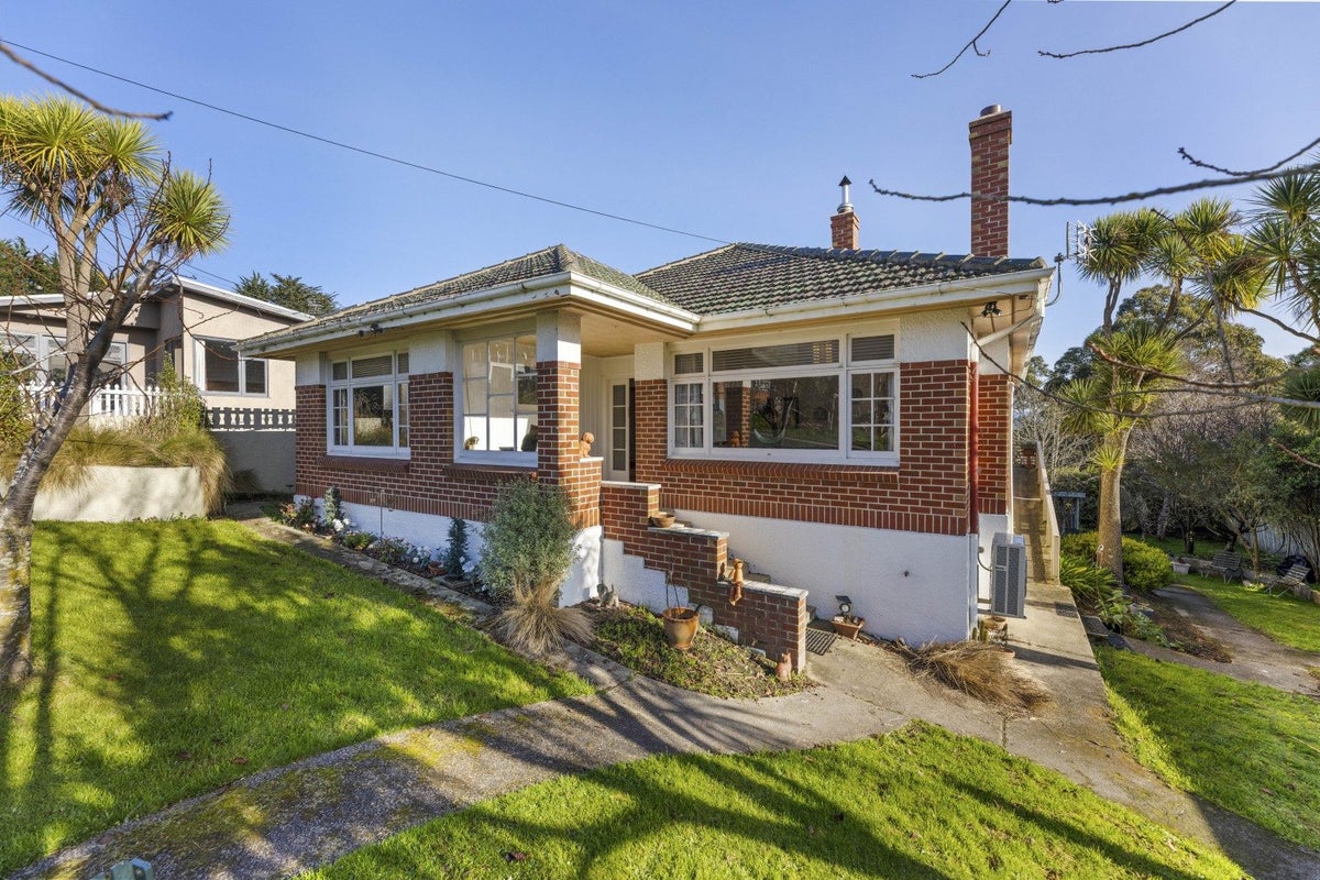 9 Owen Street, Green Island, Dunedin - Carousel 1