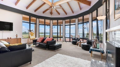 36 Marguerita Place, West Harbour, Auckland - Carousel 1