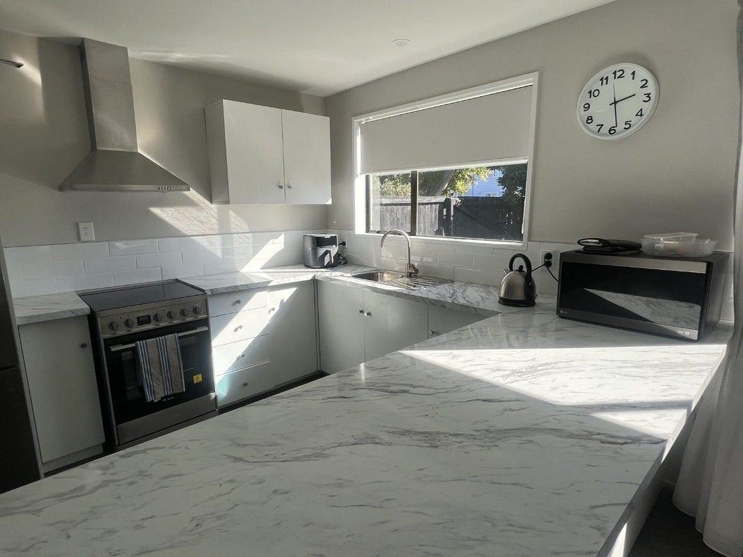 1/120B Roydvale Avenue, Burnside, Christchurch - Carousel 1