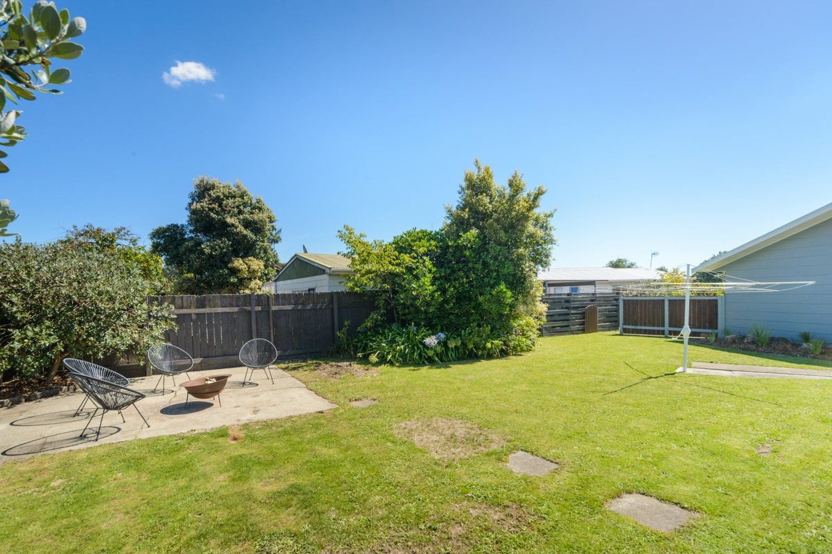 40 Acacia Street, Kelvin Grove, Palmerston North - Carousel 17