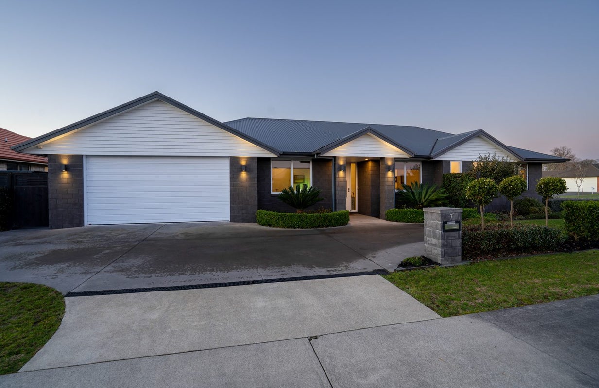 7 McKinnon Street, Leamington, Cambridge - Carousel 1