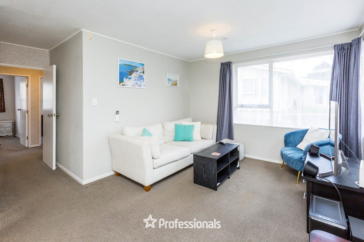 3/10 Islington Street, Trentham, Upper Hutt - Carousel 2