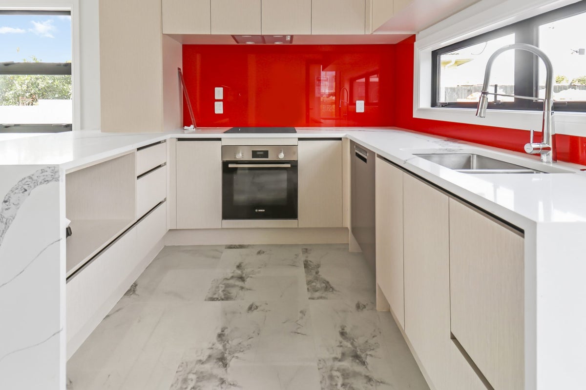 6/1 Sandra Avenue, Otara, Auckland - Carousel 2