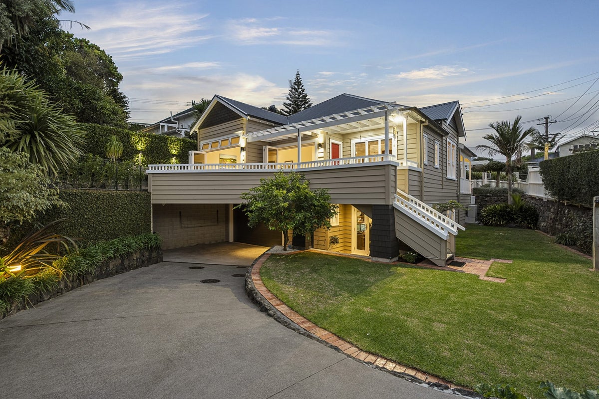 1 Tarata Street, Mount Eden, Auckland - Carousel 2