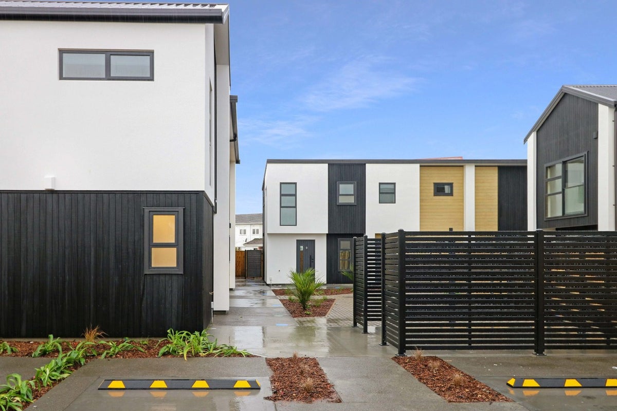 1/91 Oxford Terrace, Epuni, Lower Hutt - Carousel 15
