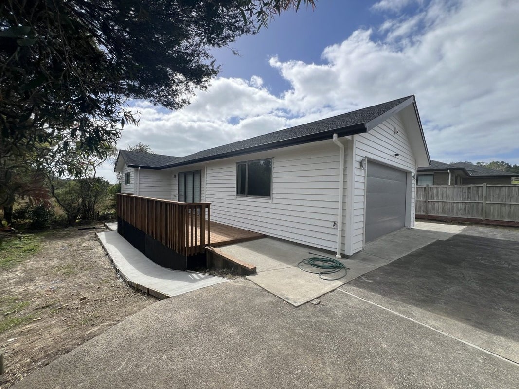1373 East Coast Road, Albany - Carousel 13