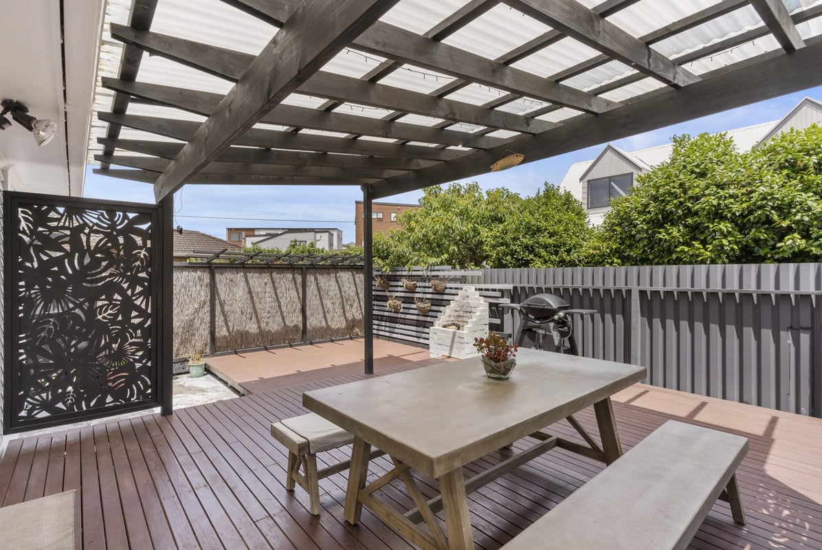 700 Te Atatu Road, Te Atatu Peninsula, Auckland - Carousel 2