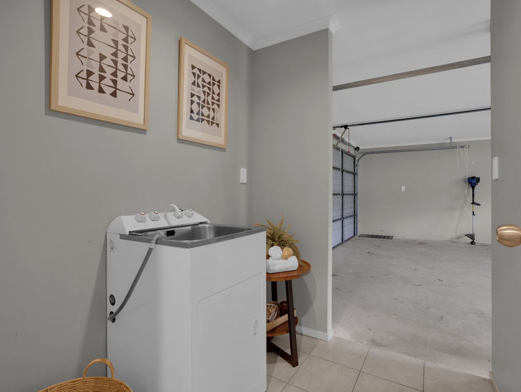 4 Raddington Way, Huntington, Hamilton - Carousel 10