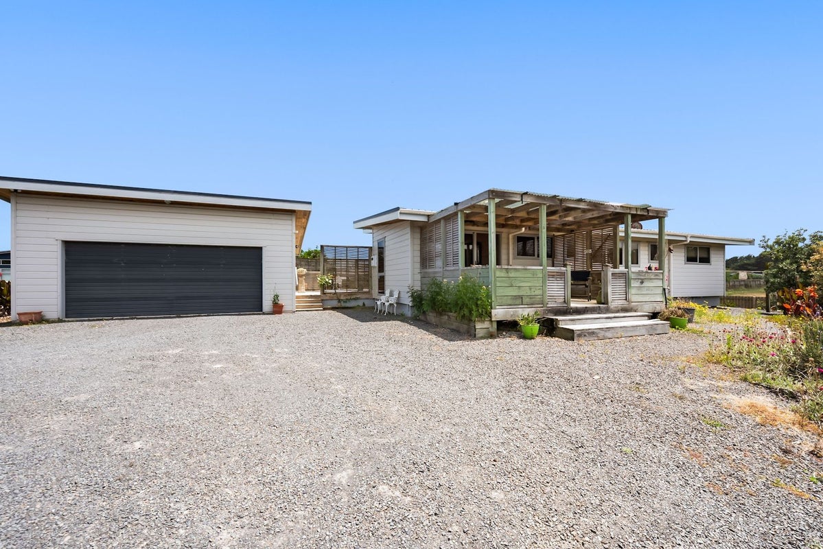 9 Via Aroha, Waitarere Beach, Levin - Carousel 33