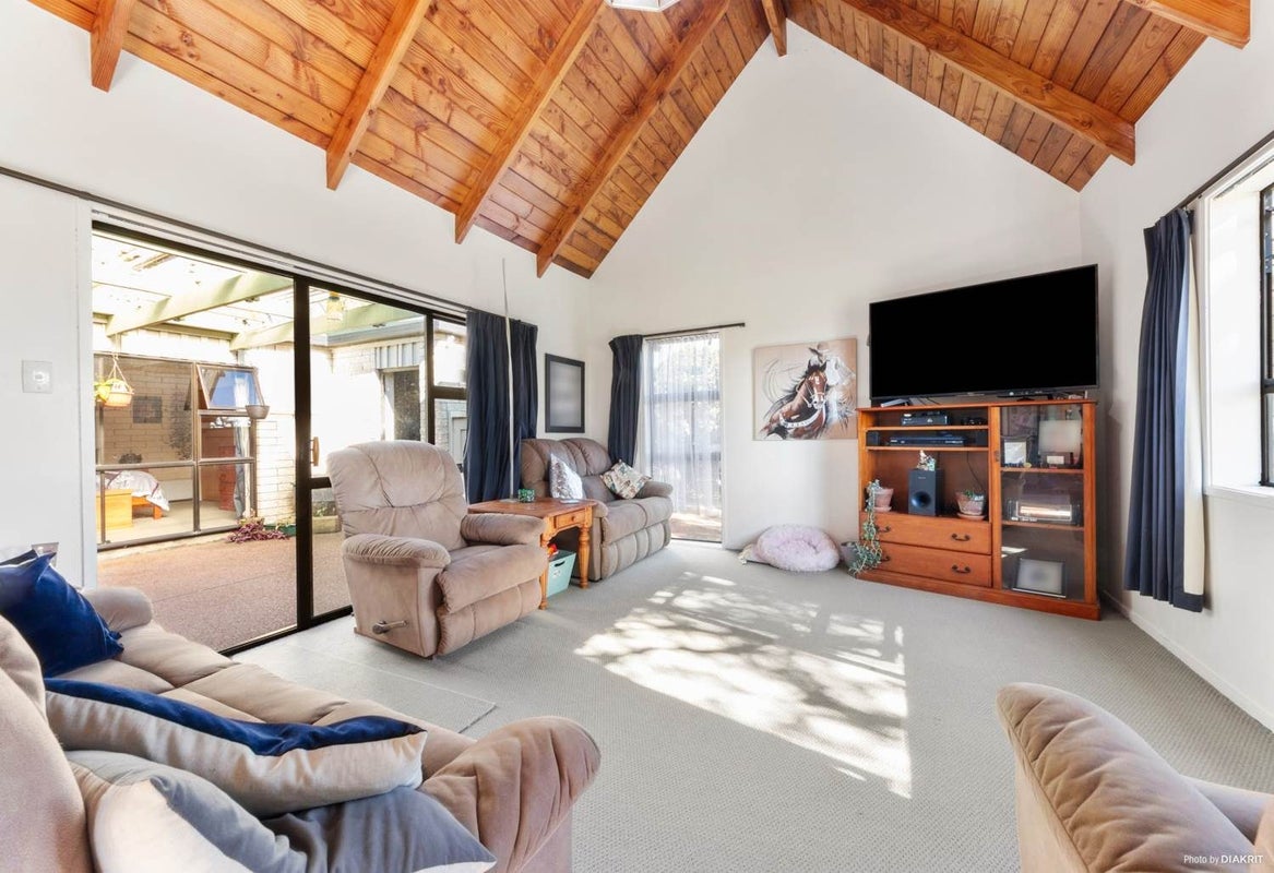 102 Marina View Drive, West Harbour, Auckland - Carousel 2