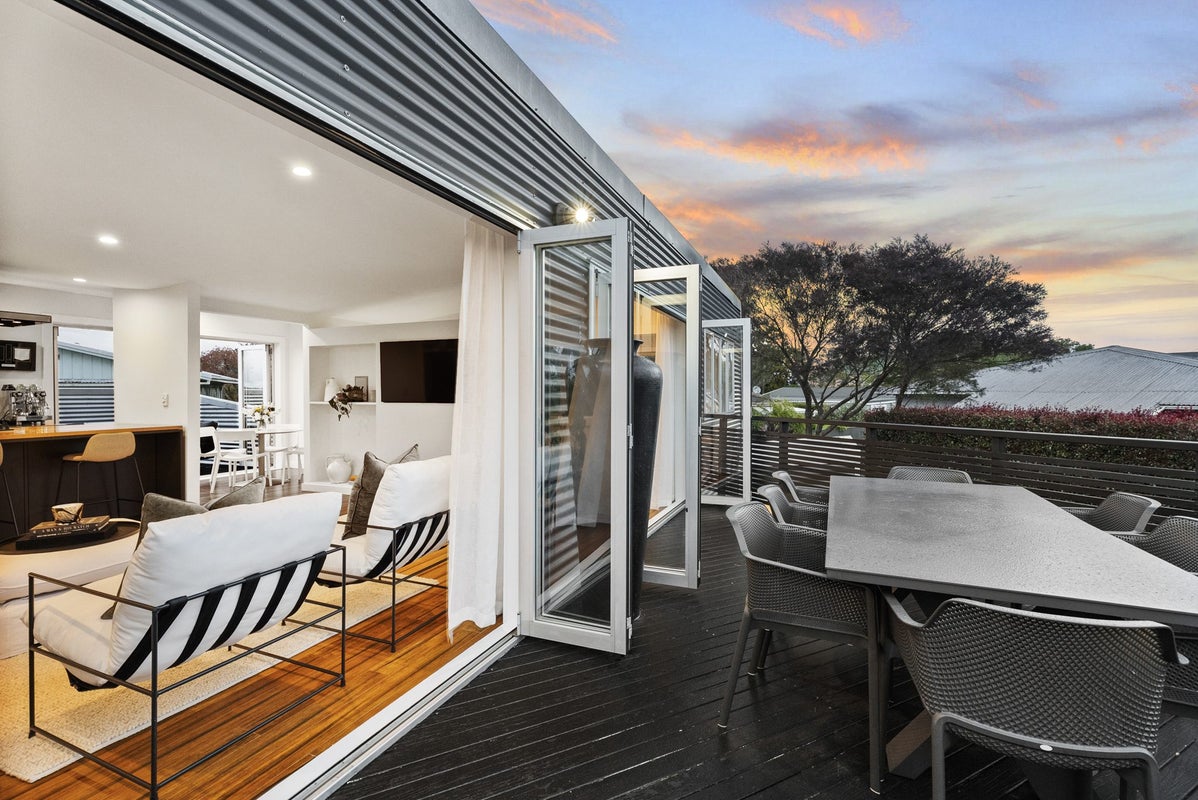 5 Fir Street, Waterview, Auckland - Carousel 2