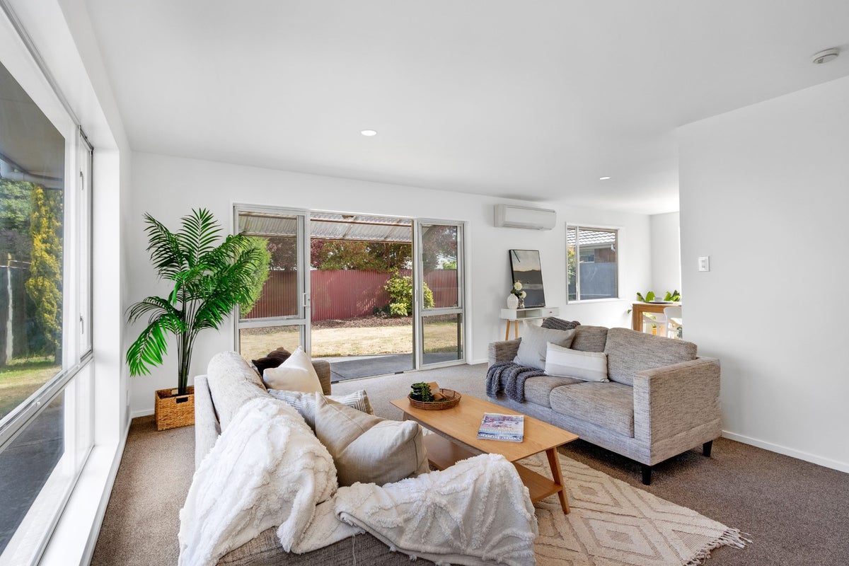 2/20 Studholme Street, Somerfield, Christchurch - Carousel 1
