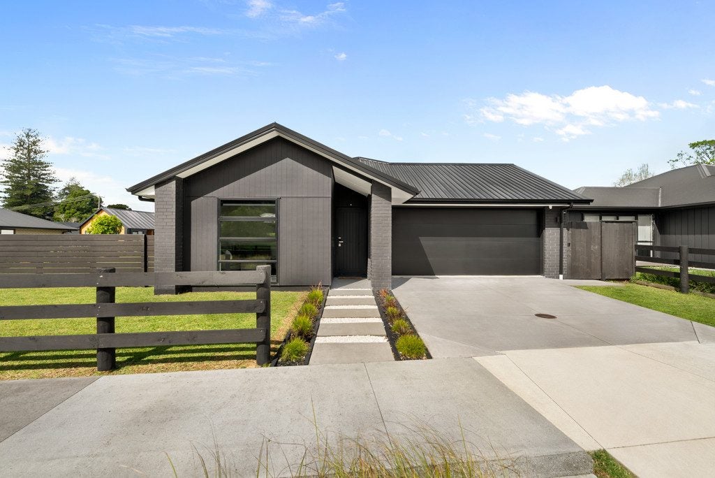 3 Beckby Way, CLEVEDON, PAPAKURA - Carousel 1