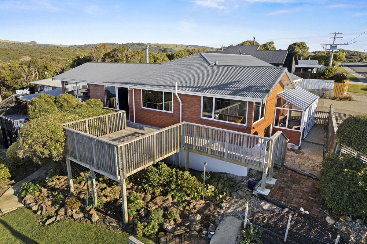 11 Rata Street, Kaka Point - Carousel 2