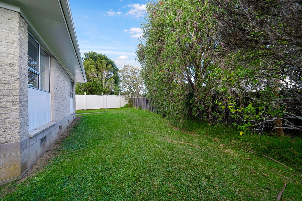 1/28 Taipari Road, Te Atatu Peninsula, Auckland - Carousel 14