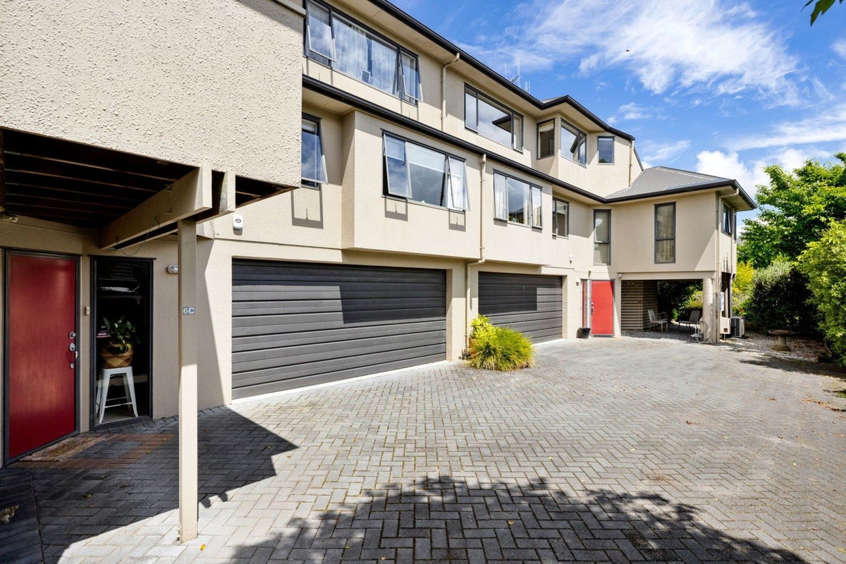 6C and 6D Edgecumbe Street, Whitiora, Hamilton, Waikato - Carousel 1