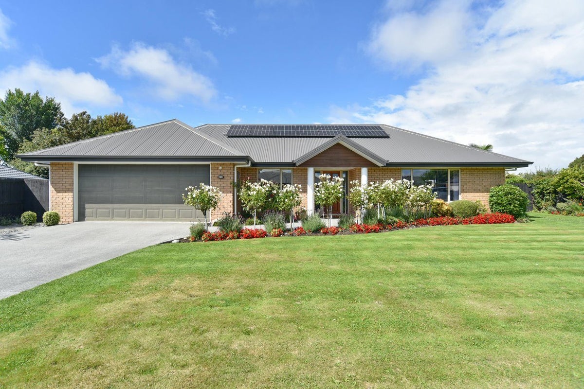 44 Panckhurst Drive, Woodend, Woodend - Carousel 1