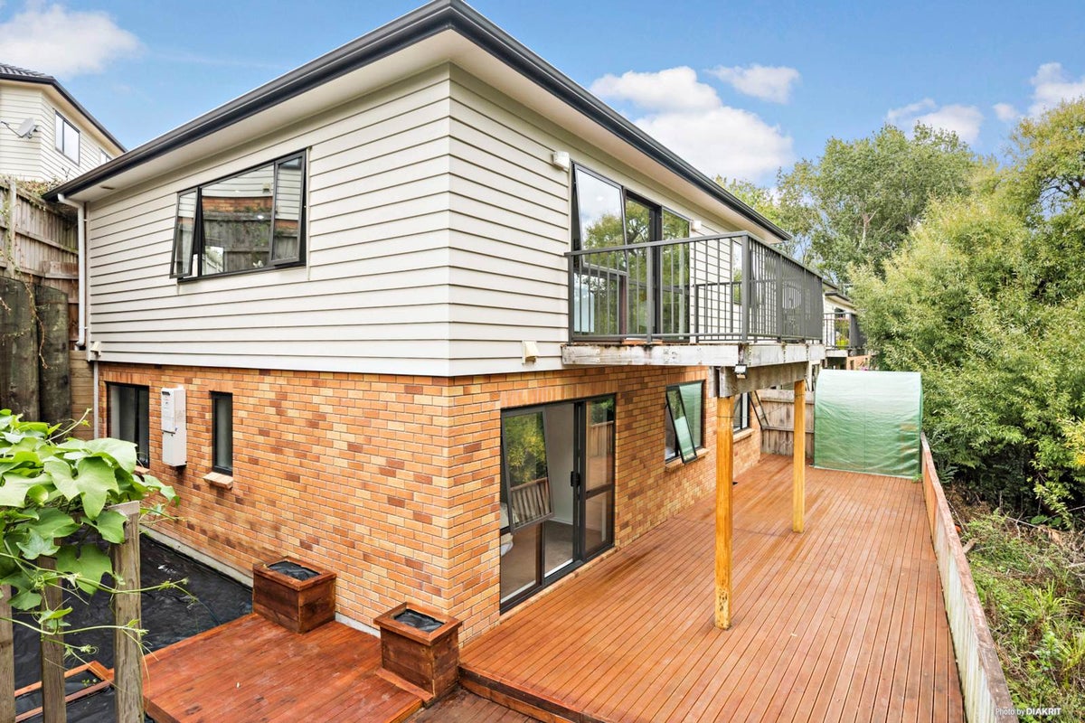 41 Springvale Drive, Fairview Heights, Auckland - Carousel 1