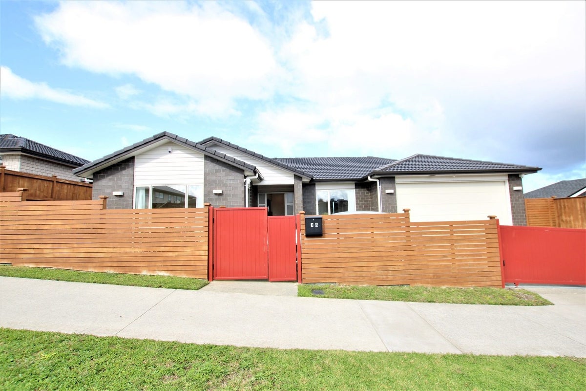 18 Tararua Street, Massey, Auckland - Carousel 1