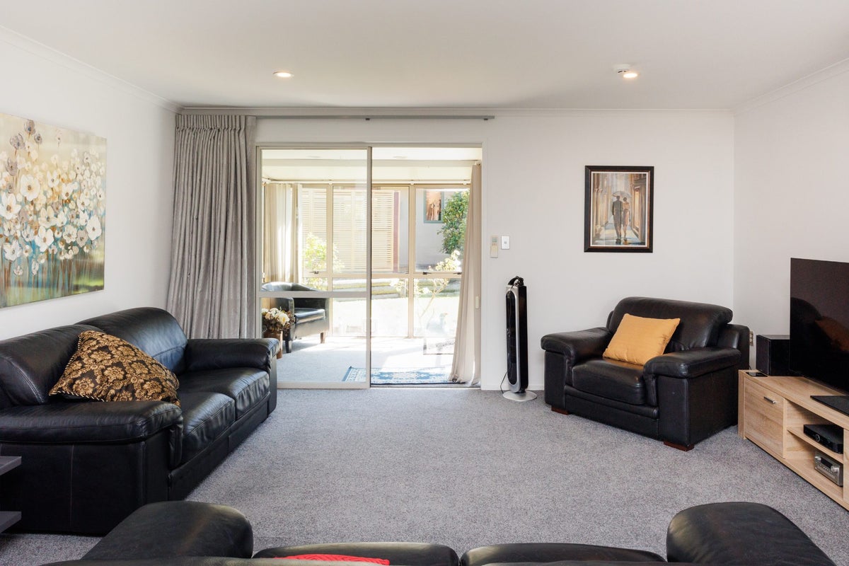 3 Foxtail Fern, Kelvin Grove, Palmerston North - Carousel 1