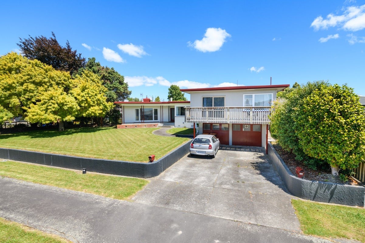 48 Sheffield Street, Awapuni, Palmerston North - Carousel 1