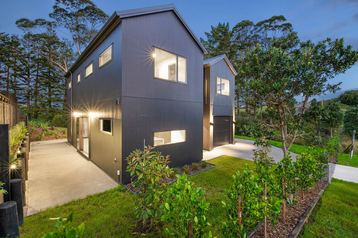 32 Ara Hills Drive, Wainui, Silverdale - Carousel 2
