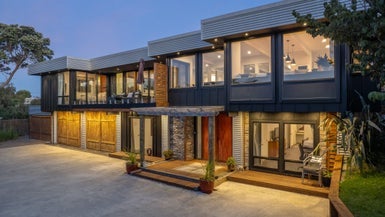 16 Whyte Street, Paraparaumu Beach, Paraparaumu - Carousel 1