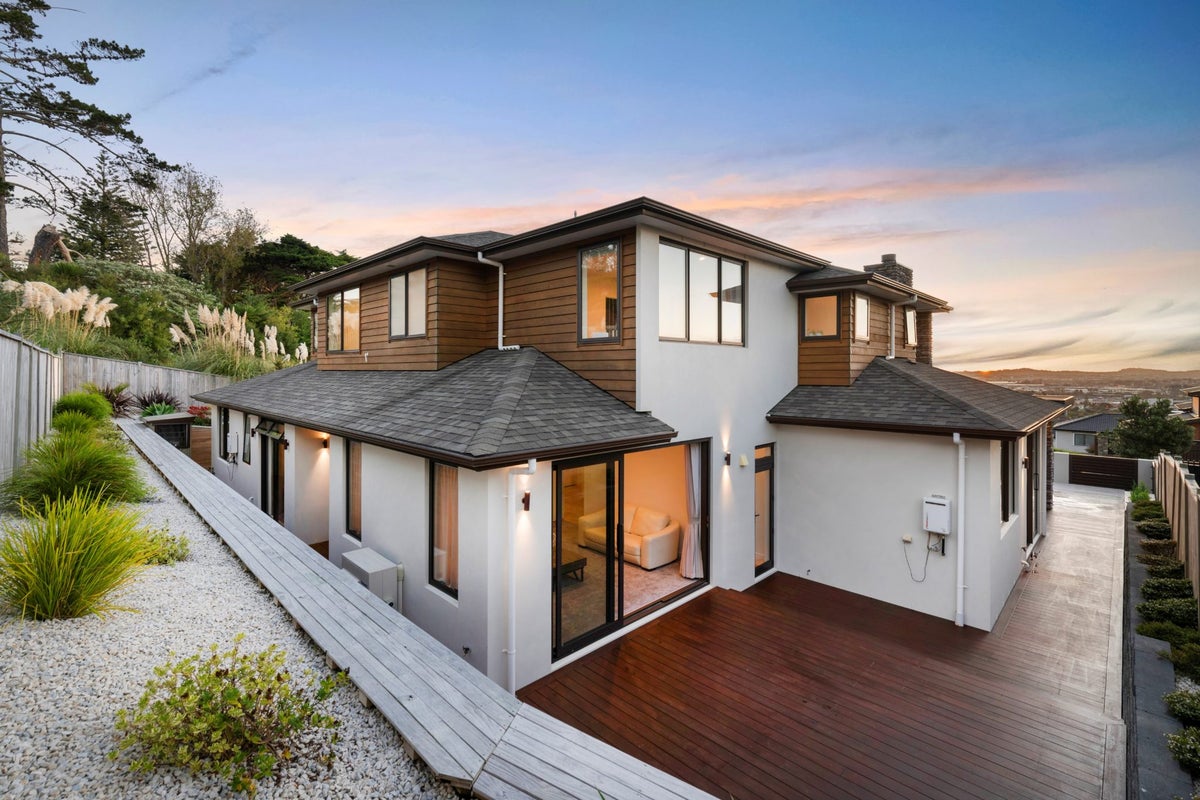 68 Armstrong Farm DR, East Tamaki Heights, Auckland - Carousel 2