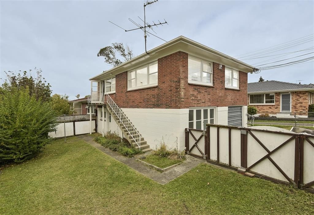 1/30 Bollard Avenue, New Windsor, Auckland - Carousel 1
