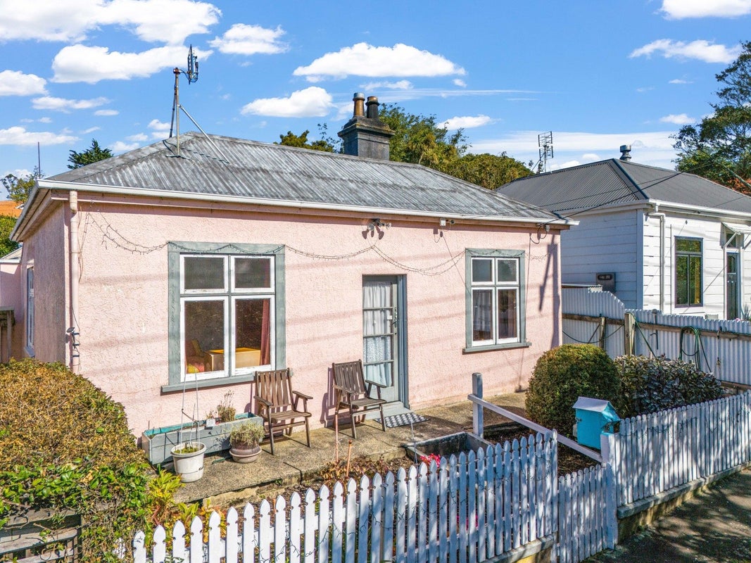 16 Scotia Street, Port Chalmers, Dunedin - Carousel 1