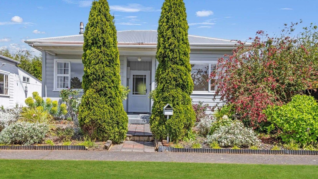 21 Portia Street, Stratford, Stratford - Carousel 1