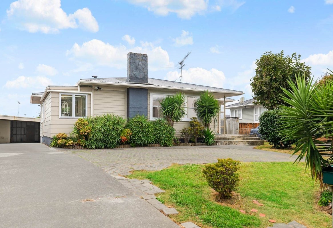 63 La Trobe Street, Pakuranga Heights, Auckland - Carousel 1