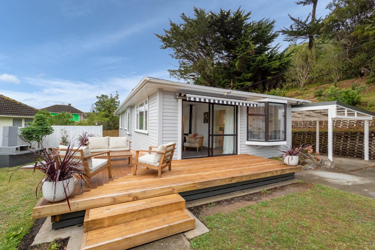 64 Jillett Street, Titahi Bay, Porirua - Carousel 1
