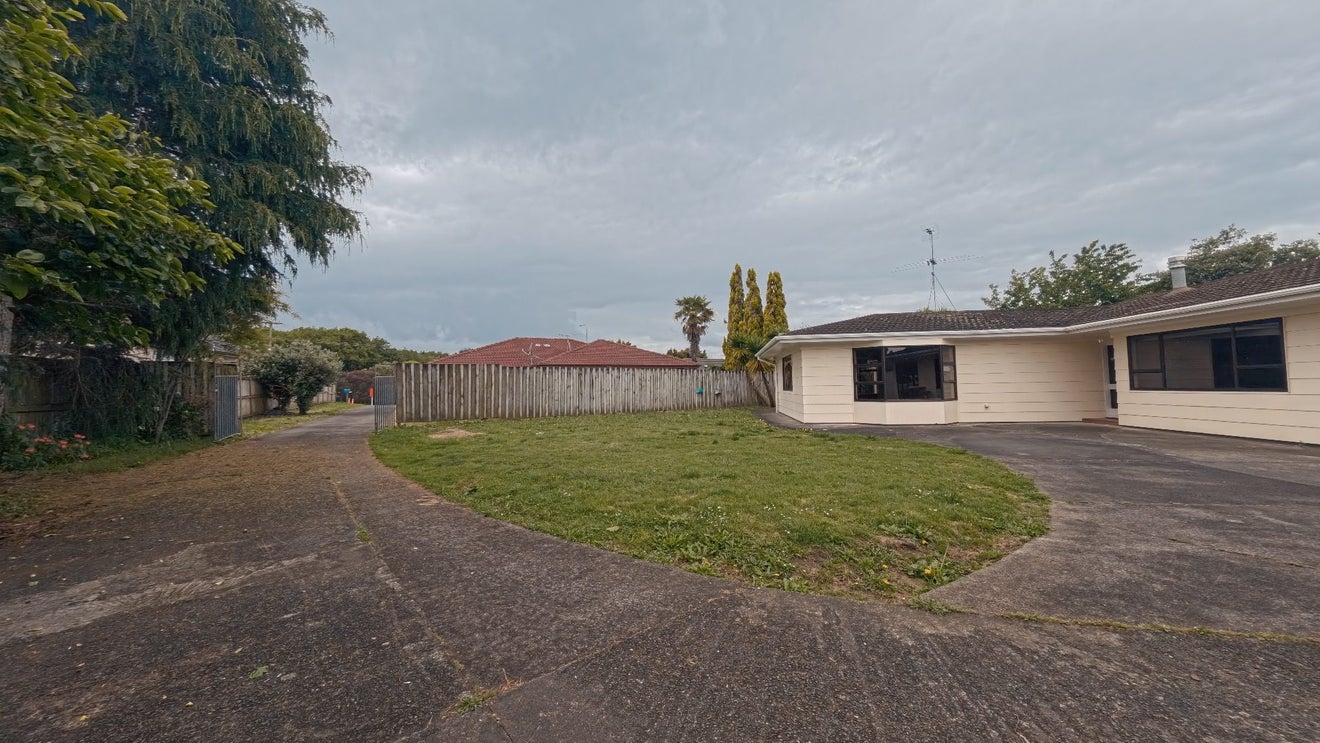 591 Great South Road, Rosehill, Papakura - Carousel 21
