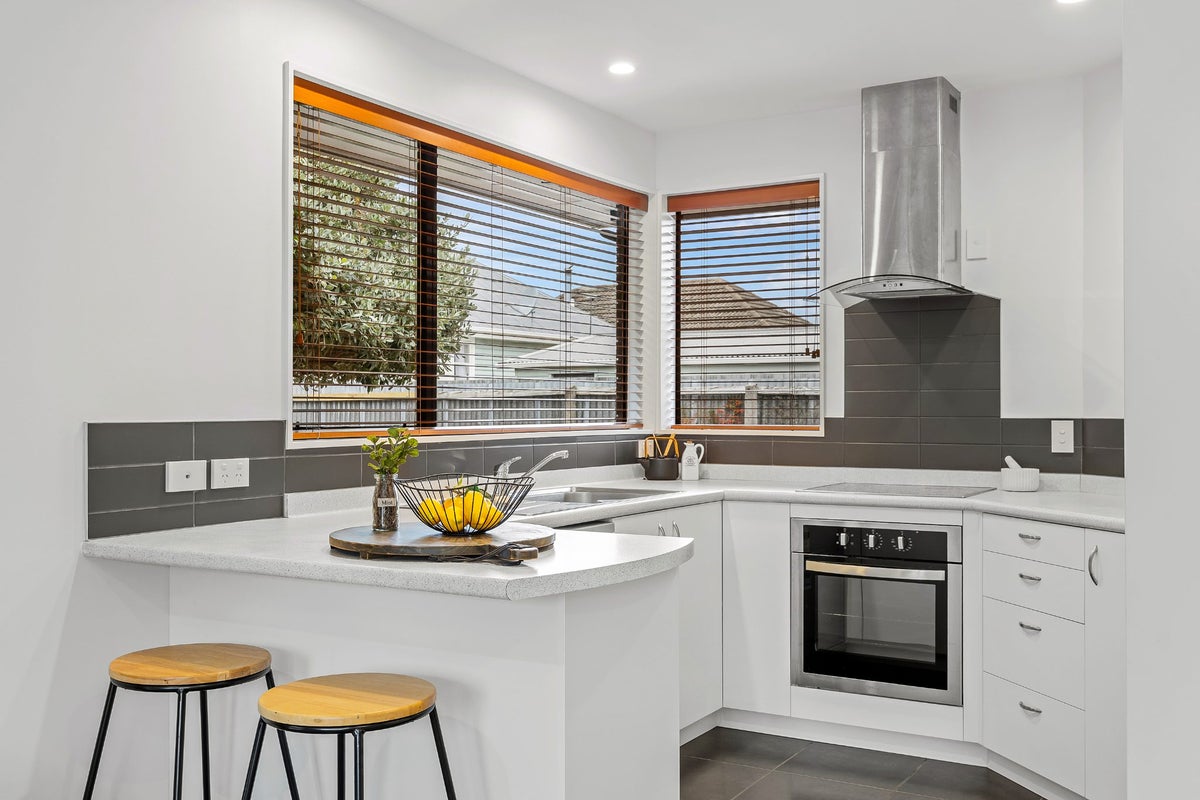 2/223 Lyttelton Street, Spreydon, Christchurch - Carousel 2