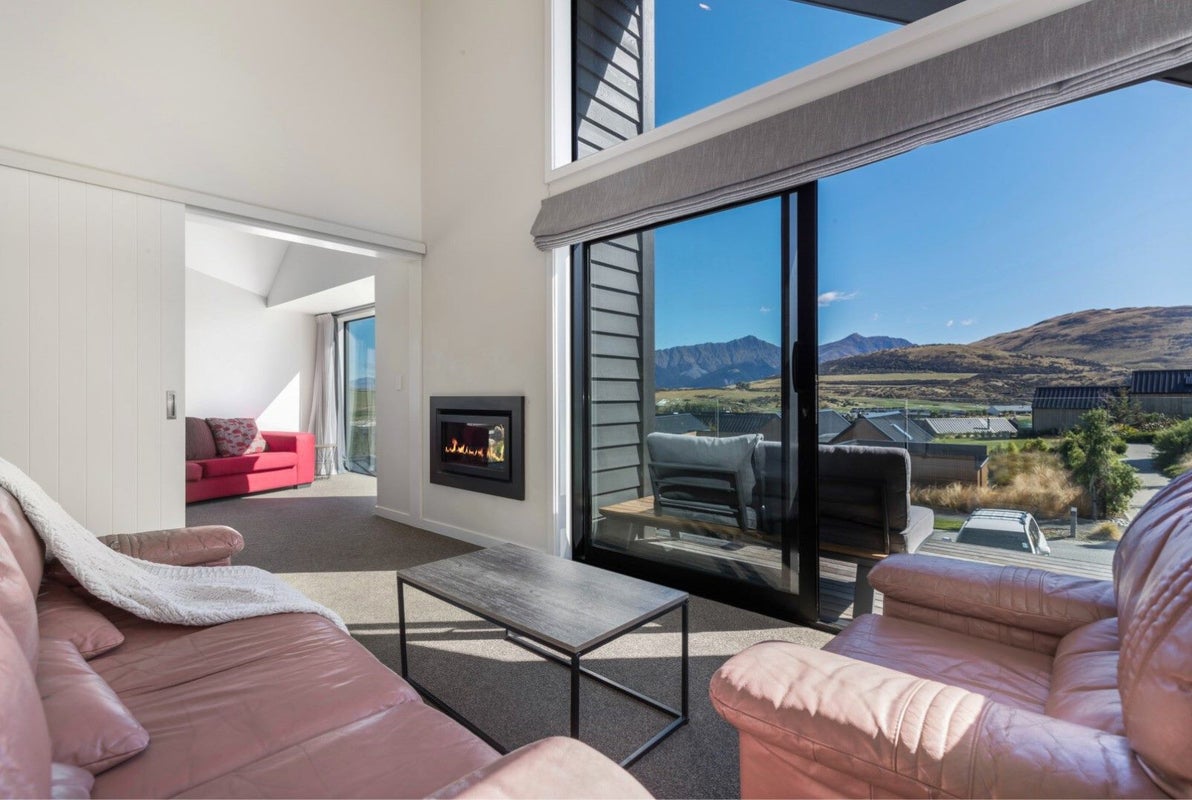 8 Falconer Rise, Jacks Point, Queenstown - Carousel 2