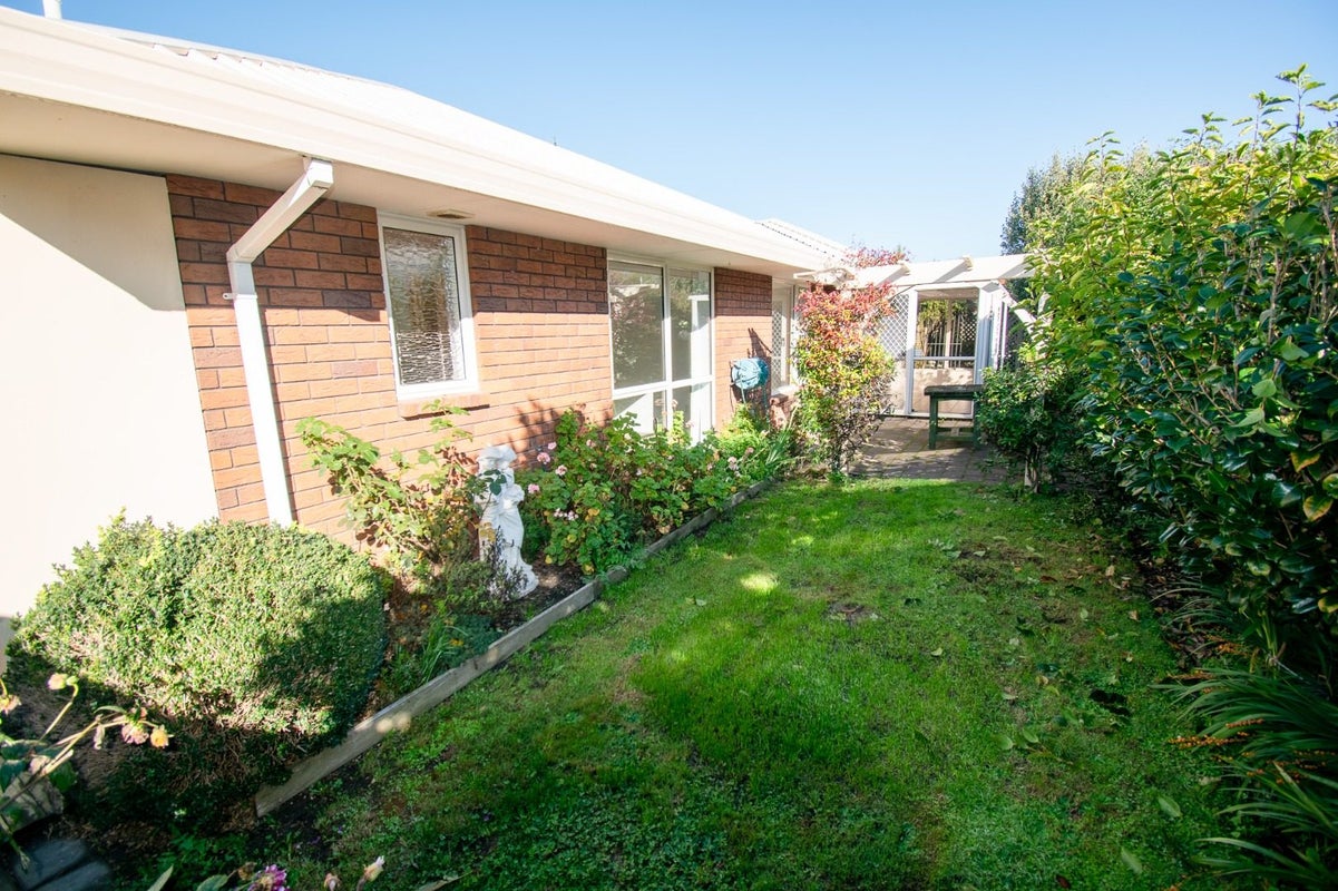 1 Hamish Place, Westmorland, Christchurch - Carousel 16