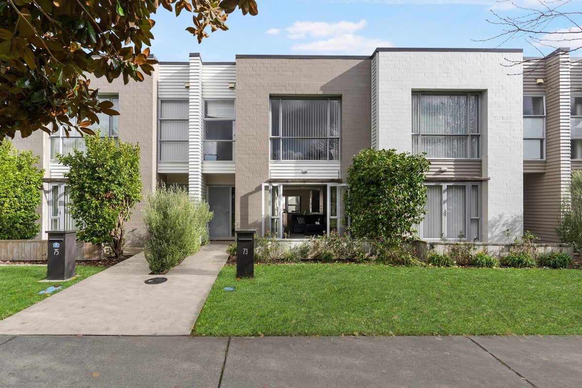 73 Popokatea Drive, Takanini, Auckland - Carousel 1