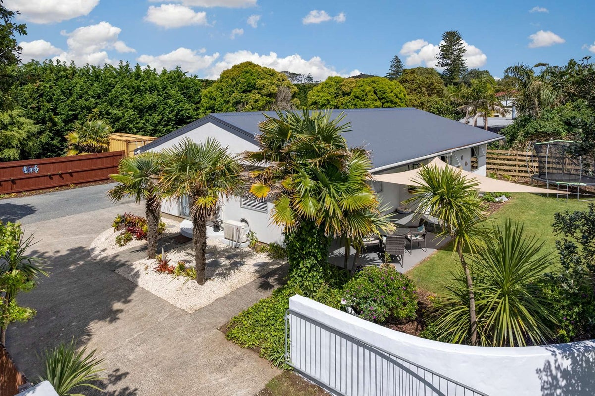 42 Adamson Road, Taipa, Taipa - Carousel 1
