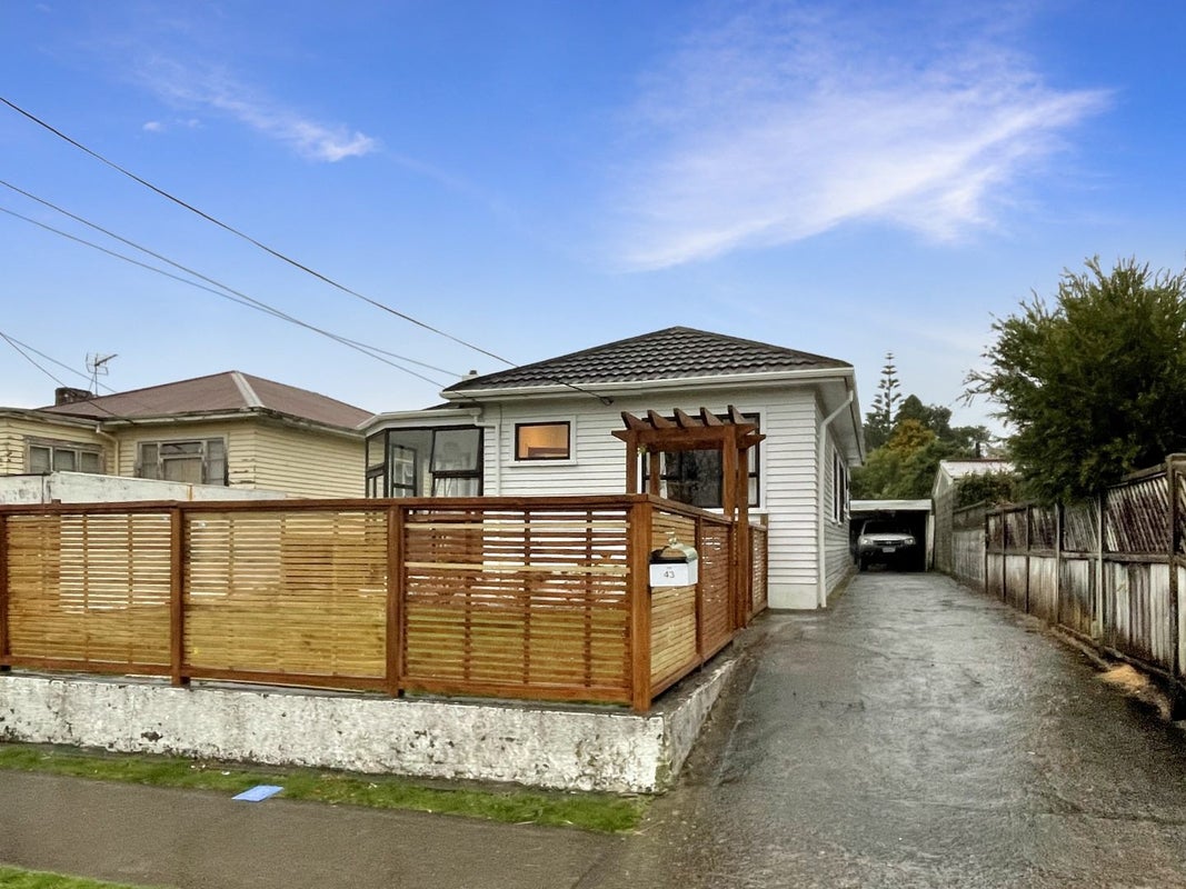 43 Tokomaru Street, Welbourn, New Plymouth - Carousel 1