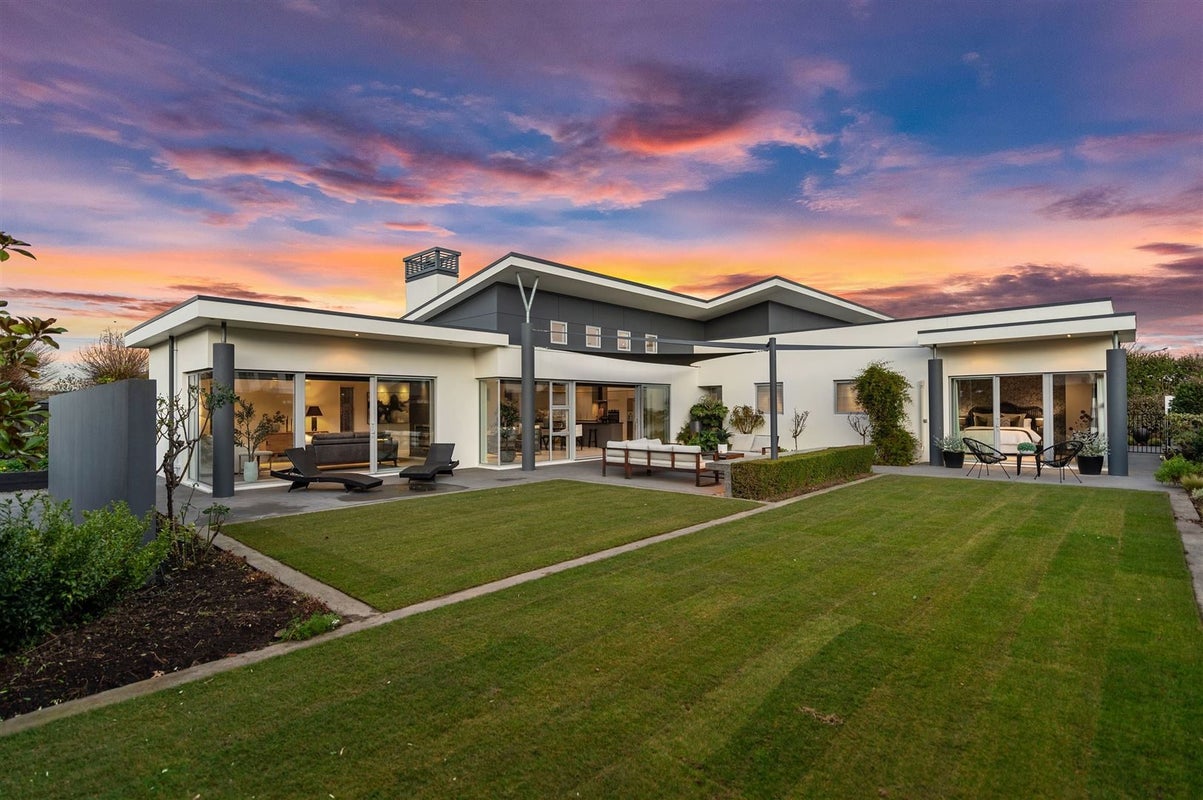 22 Ruby Avenue, Northwood, Christchurch - Carousel 1