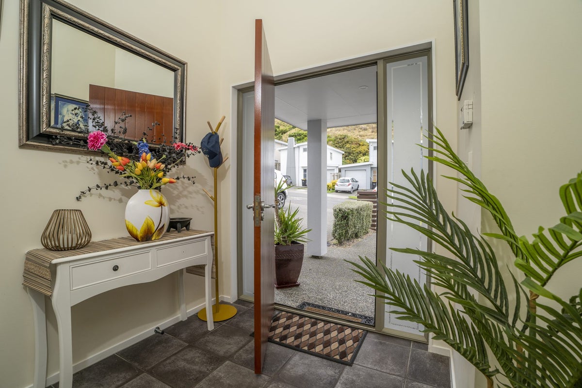 29 Erlestoke Crescent, Churton Park, Wellington - Carousel 23