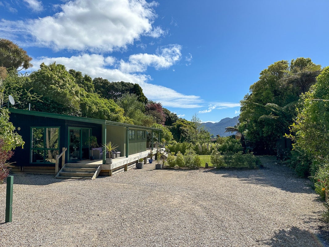 14 Gibbs Road, Collingwood - Carousel 25