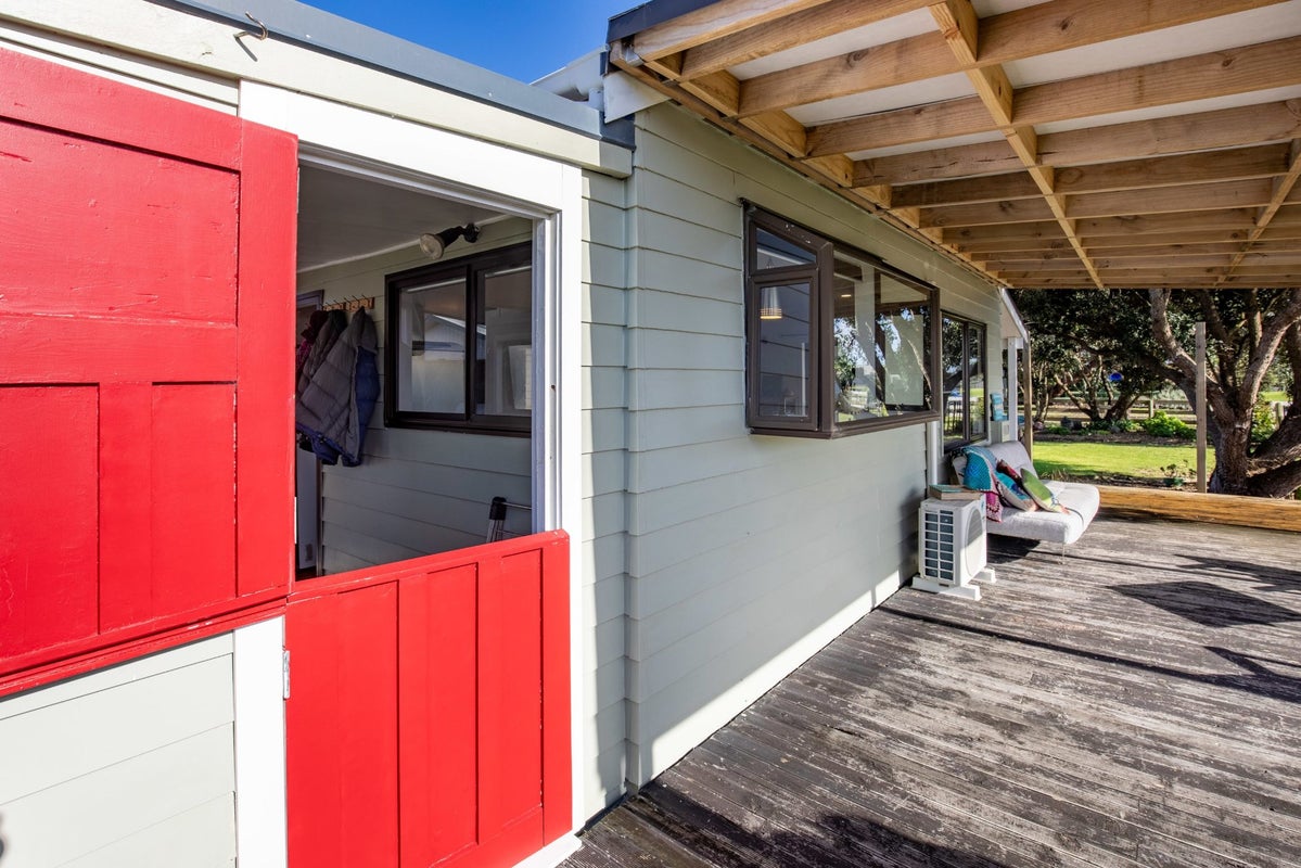 26 Cordyline Road, Port Waikato, Tuakau - Carousel 17