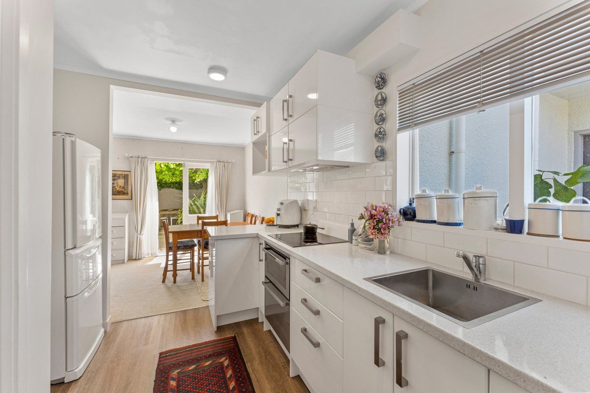 11/354 MURITAI RD, MURITAI, EASTBOURNE - Carousel 1